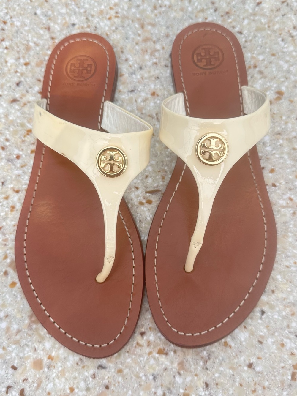 Tory Burch Cream Patent Leather Miller Thong Sandals Sz 8